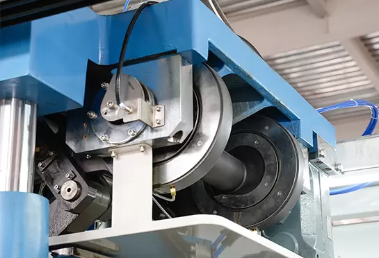 كل محطة مدفوعة بهيكل رابط كرنك غريب الأطوار.