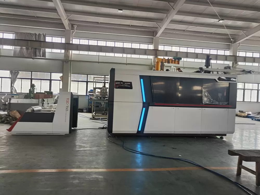 آلة تشكيل الأكواب البلاستيكية بالحرارة الأوتوماتيكية آلة تشكيل الأكواب البلاستيكية بالحرارة الأوتوماتيكية